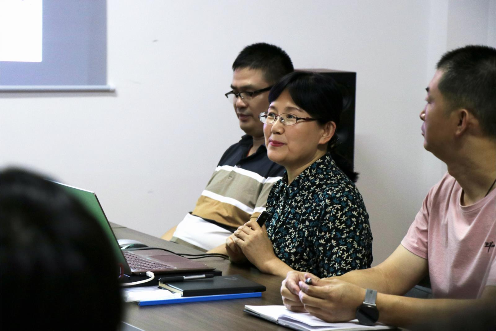 图为CHO张哲主持会议.jpg 图为CHO张哲主持会议.jpg